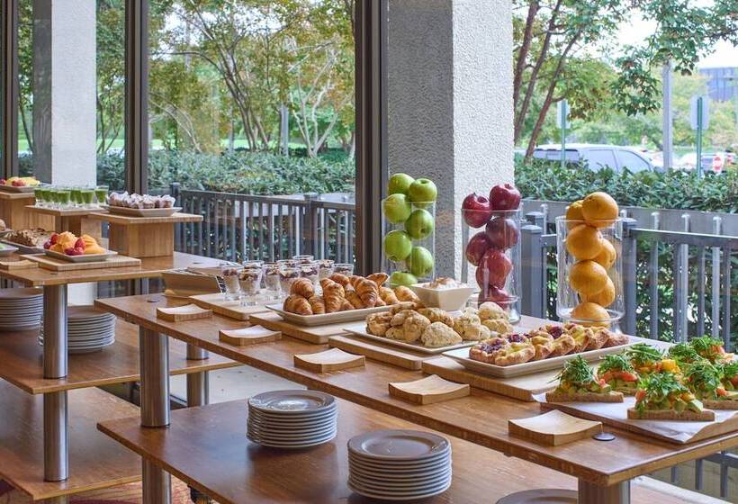 Отель Washington Dulles Airport Marriott