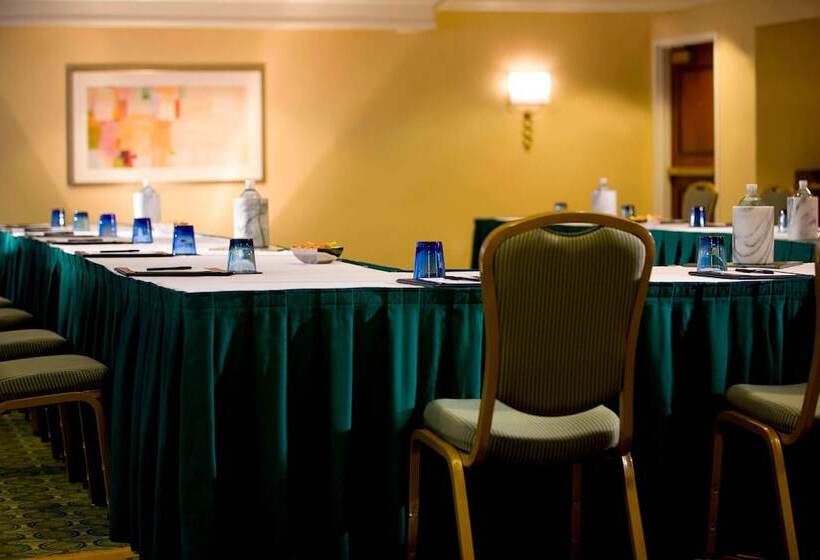 Отель Washington Dulles Airport Marriott