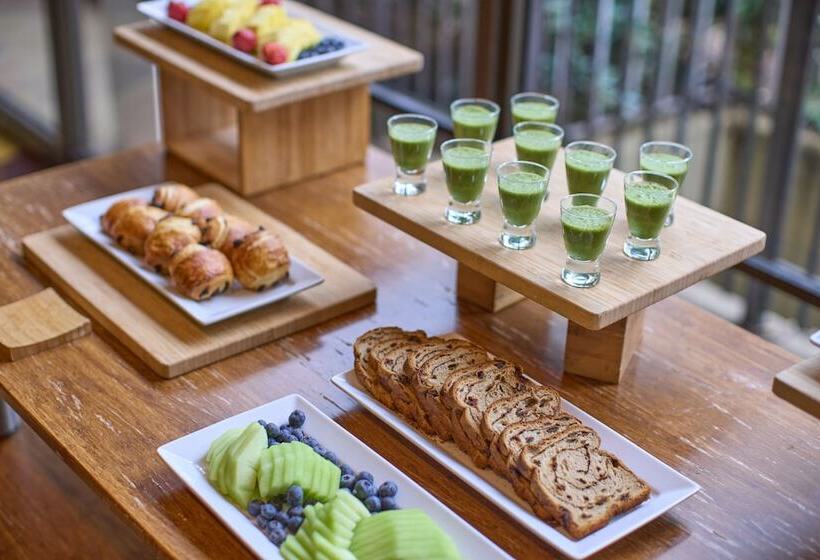 Отель Washington Dulles Airport Marriott