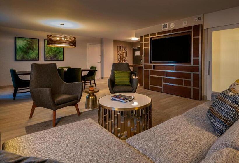 Отель Wichita Marriott