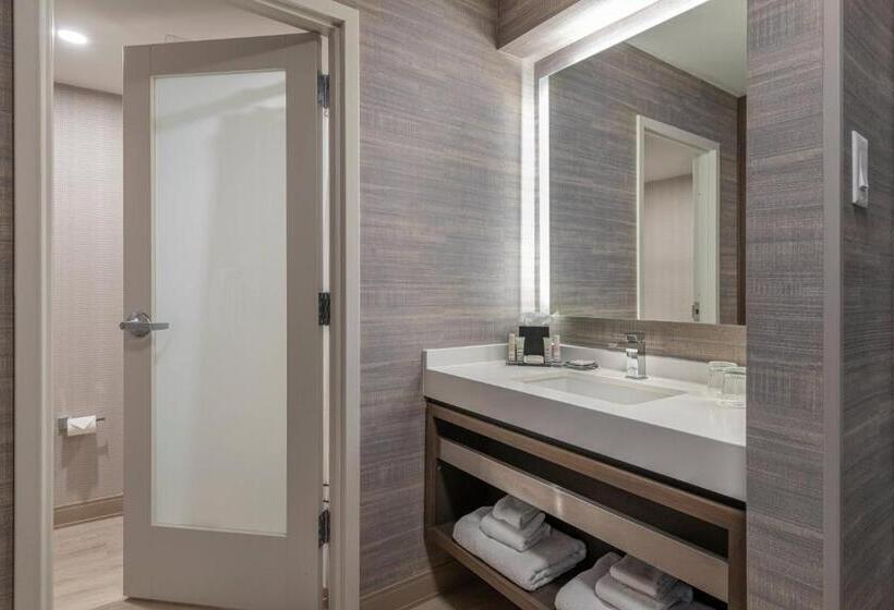 Отель Wichita Marriott