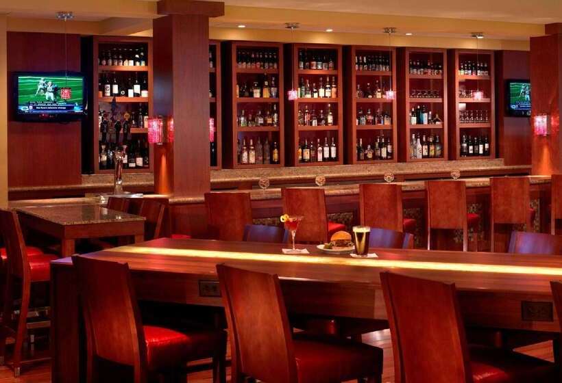 호텔 Wyndham Cleveland Airport