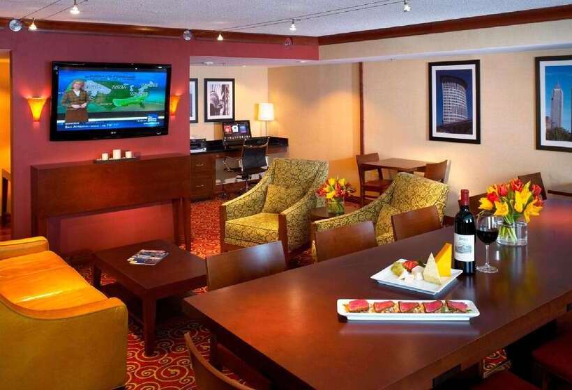 호텔 Wyndham Cleveland Airport