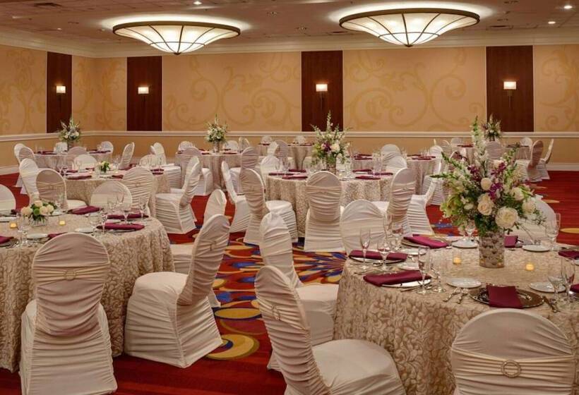 호텔 Wyndham Cleveland Airport