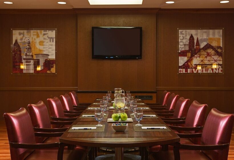 호텔 Wyndham Cleveland Airport