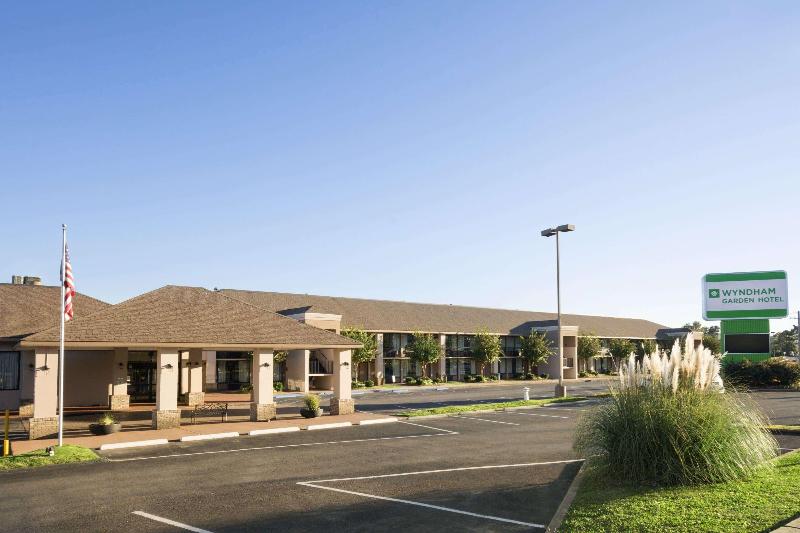 בית מלון כפרי Wyndham Garden Lake Guntersville