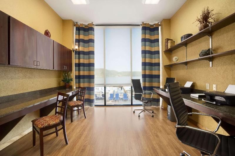 בית מלון כפרי Wyndham Garden Lake Guntersville