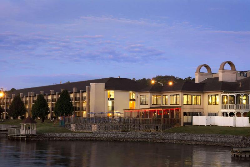 בית מלון כפרי Wyndham Garden Lake Guntersville
