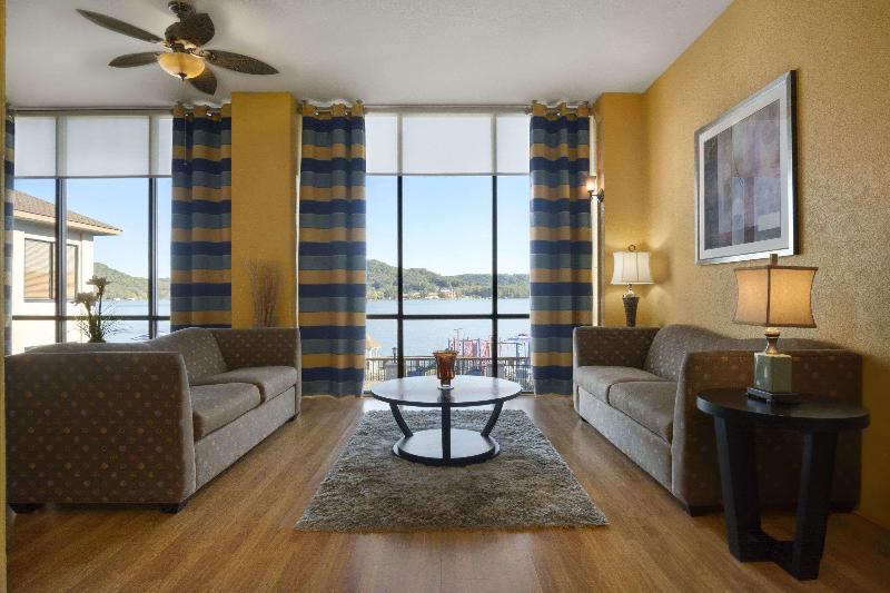 בית מלון כפרי Wyndham Garden Lake Guntersville