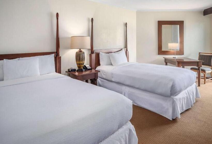 Outrigger Kauaʻi Beach Resort & Spa