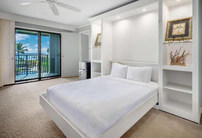 Outrigger Kauaʻi Beach Resort & Spa