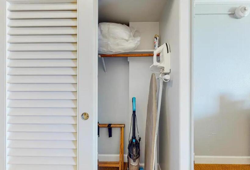 Outrigger Kauaʻi Beach Resort & Spa