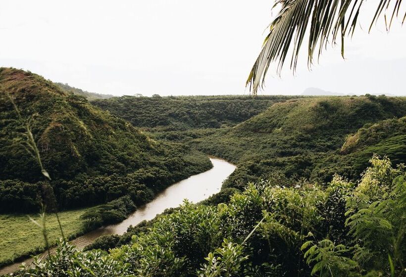 Outrigger Kauaʻi Beach Resort & Spa