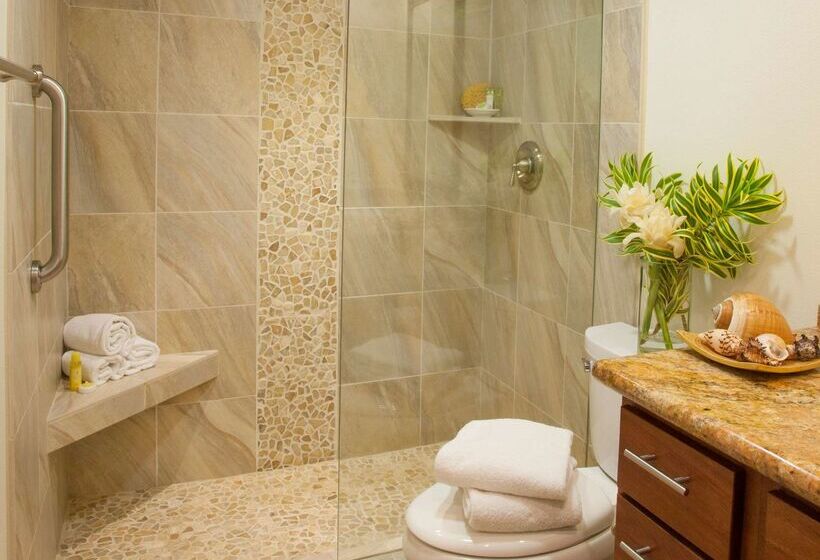 Lahaina Shores Beach Resort