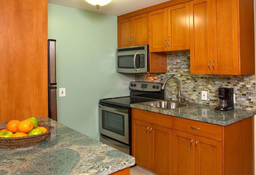 Lahaina Shores Beach Resort