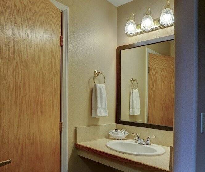 منتجع Land S End