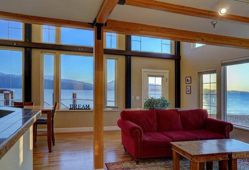 منتجع Land S End