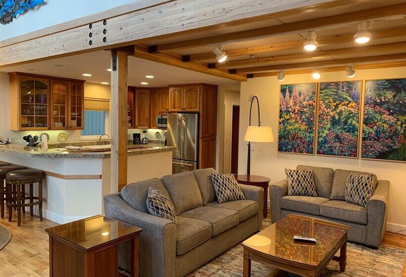 منتجع Land S End