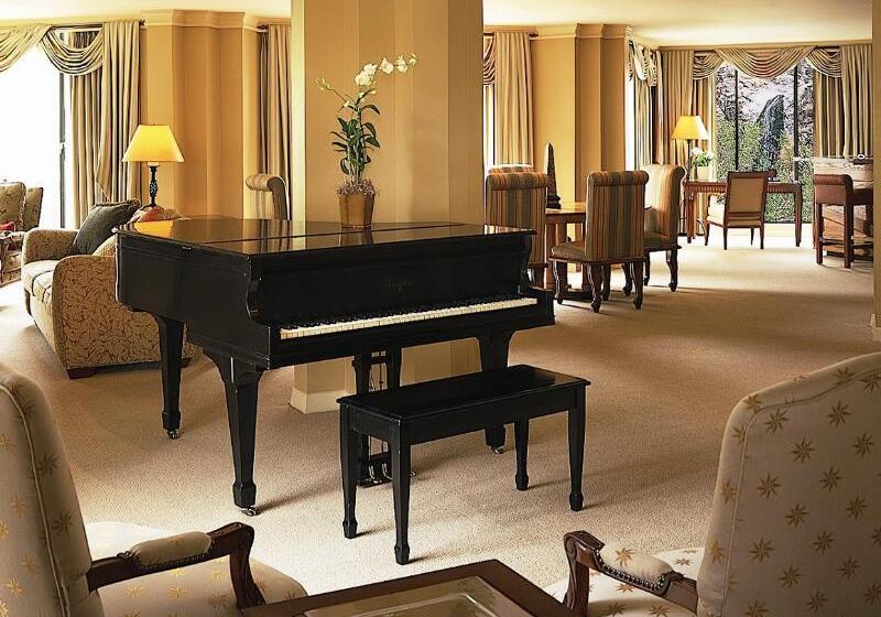 Loews Ventana Canyon Resort