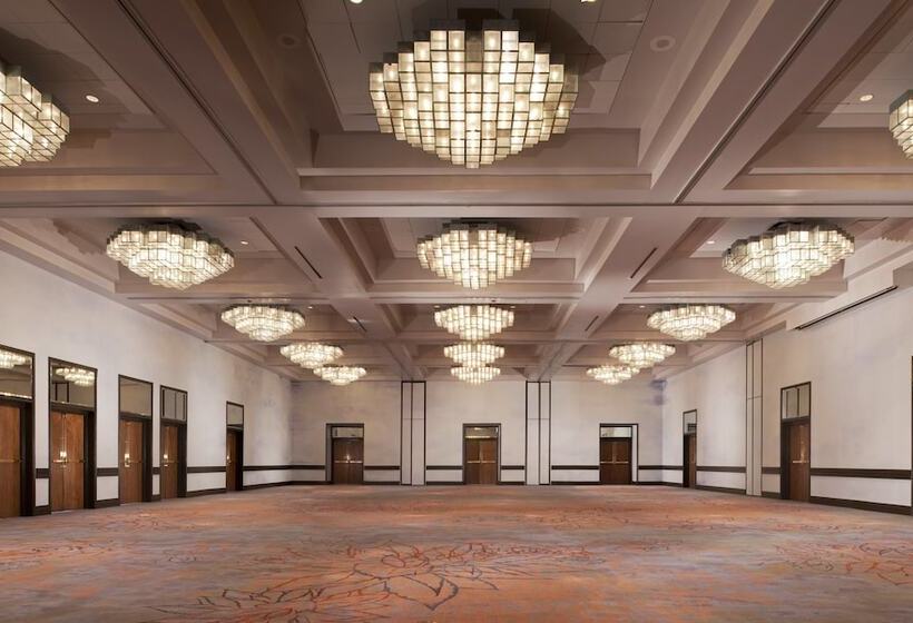 Loews Ventana Canyon Resort