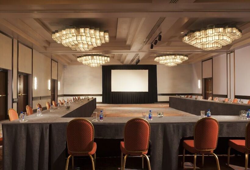 Loews Ventana Canyon Resort