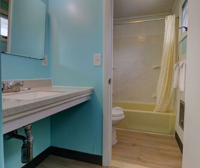 Majestic Regency Resort