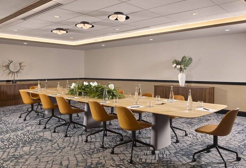 Mayfair House Hotel & Garden