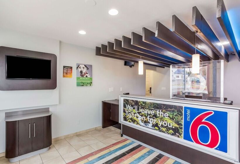 Motel 6 Boise  Airport