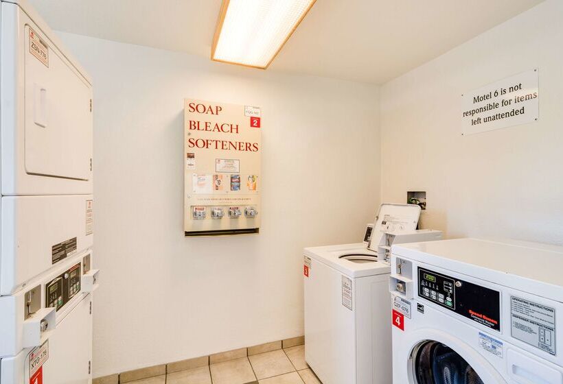 Motel 6 Schiller Park, Il   Chicago O Hare