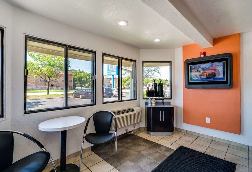 Motel 6 Schiller Park, Il   Chicago O Hare