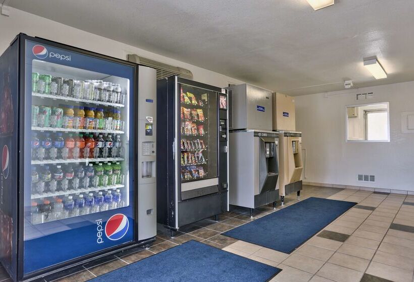 Motel 6 Flagstaff, Az   Butler