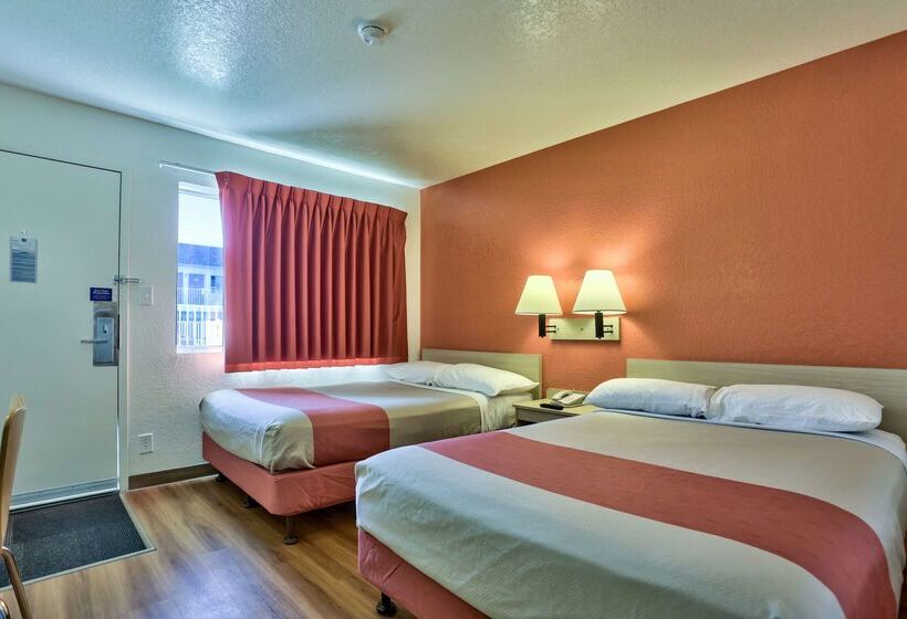 Motel 6 Flagstaff, Az   Butler