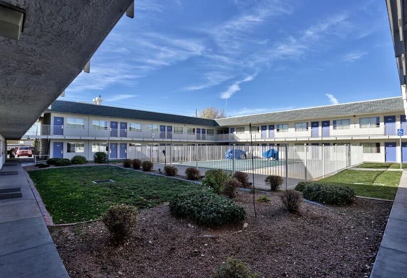 Motel 6 Flagstaff, Az   Butler