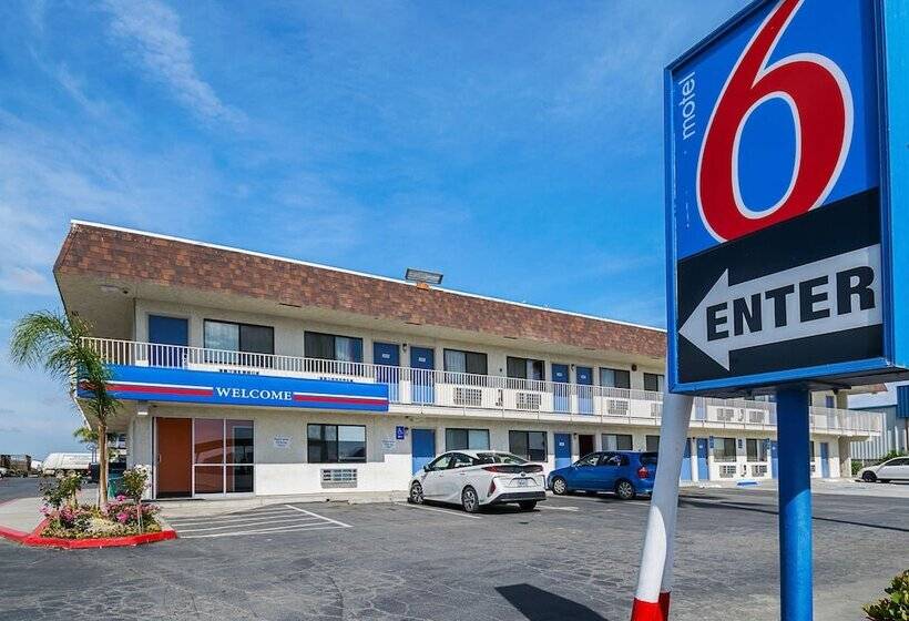 Motel 6 Lost Hills / Buttonwillow Racetrack
