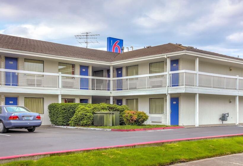 Motel 6 Medford, Or   North