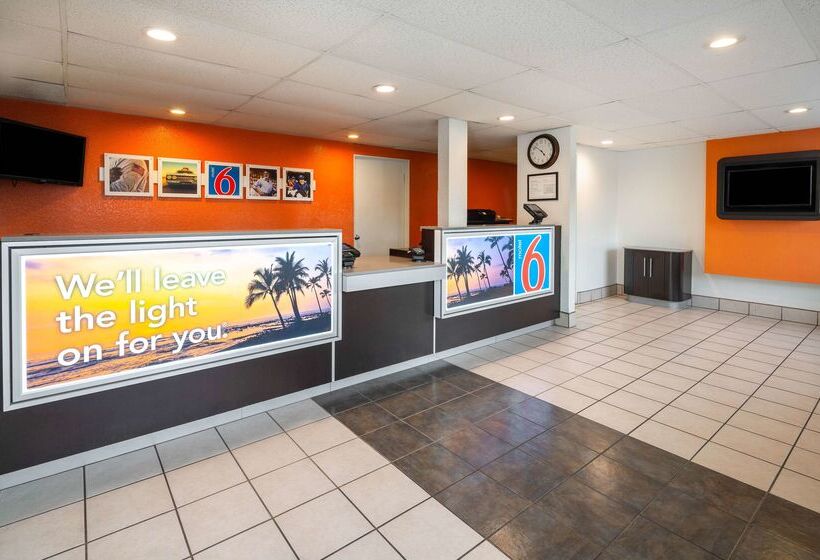 Motel 6 Ventura, Ca Beach