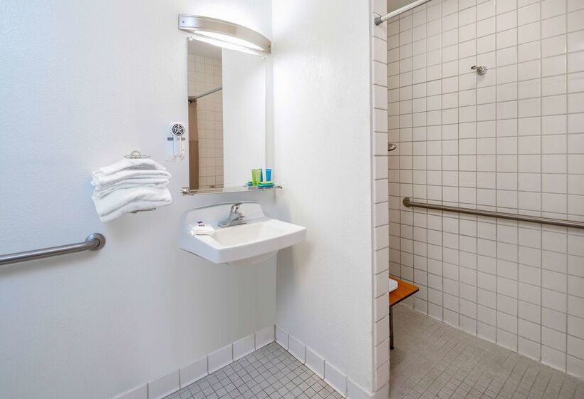 Motel 6 Ventura, Ca Beach