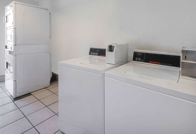 Motel 6 Ventura, Ca Beach