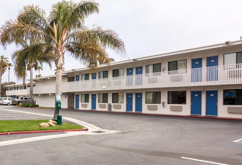 Motel 6 Ventura, Ca   Beach