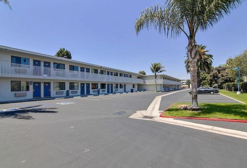 Motel 6 Ventura, Ca Beach