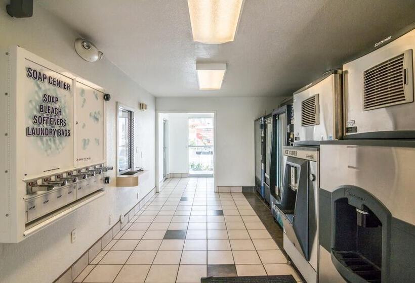 Motel 6 Ventura, Ca Beach