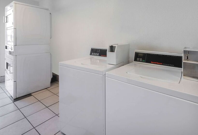 Motel 6 Ventura, Ca Beach