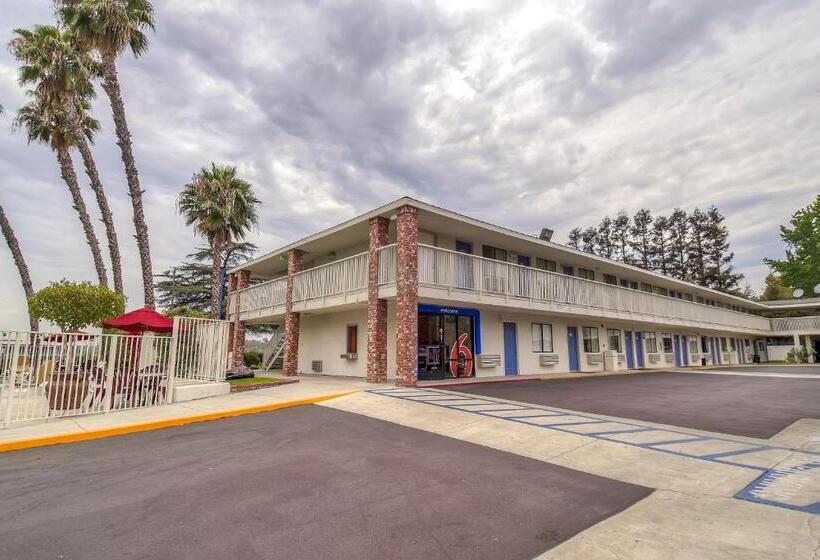 Motel 6arcadia, Ca  Los Angeles  Pasadena Area