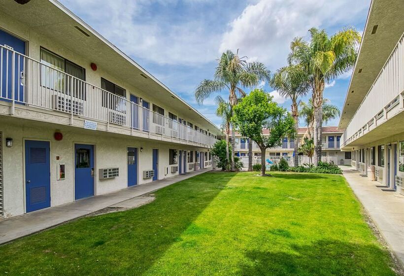 Motel 6 Bakersfield, Ca  Airport