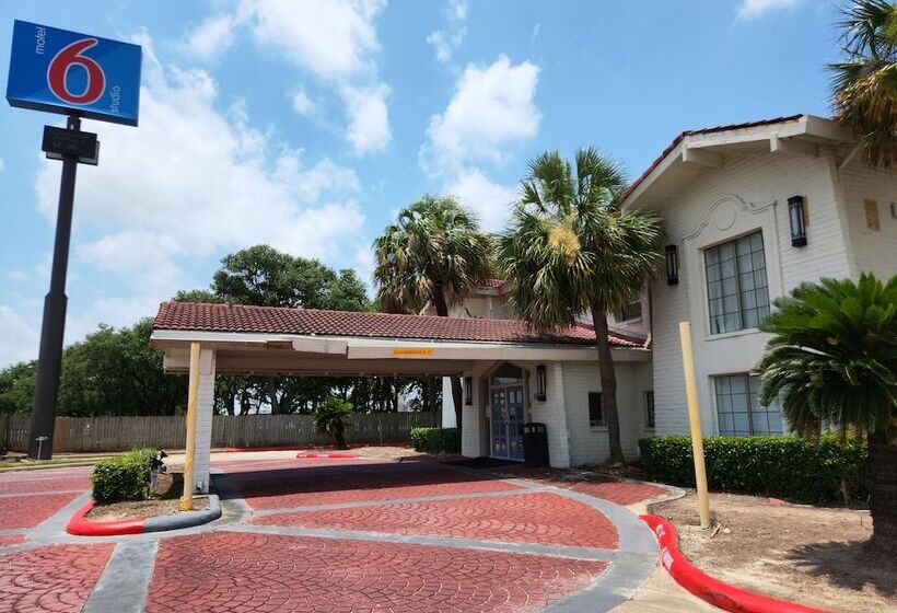 Motel 6 baytown, Tx  Garth Rd