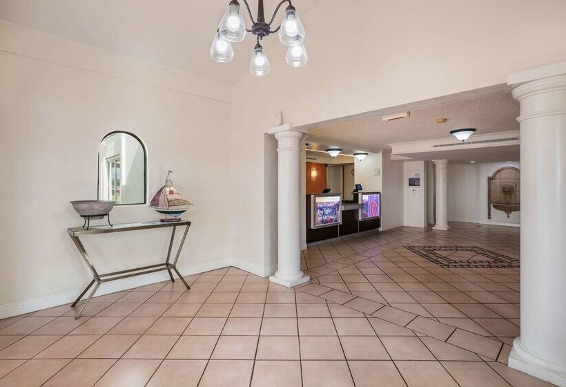 Motel 6 Beaumont, Tx