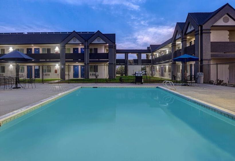 Motel 6buttonwillow, Ca Central