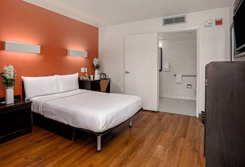 Motel 6carlsbad, Ca Beach