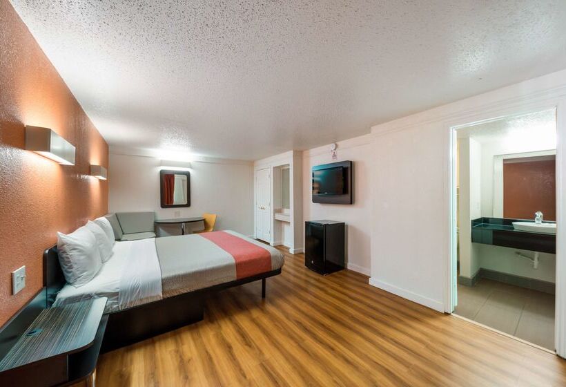 Motel 6dallas, Tx  Farmers Branch