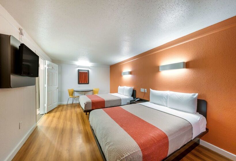 Motel 6dallas, Tx  Farmers Branch